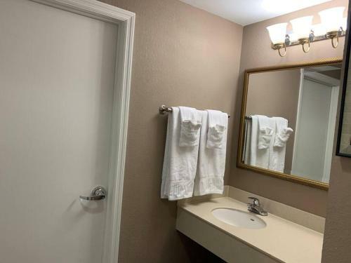 Apartamento Perfect Place Suite Apt 2 Queen Beds Free Parking
