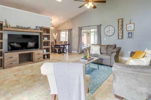 Pet-friendly Orlando Home 11 Mi To Disney World!