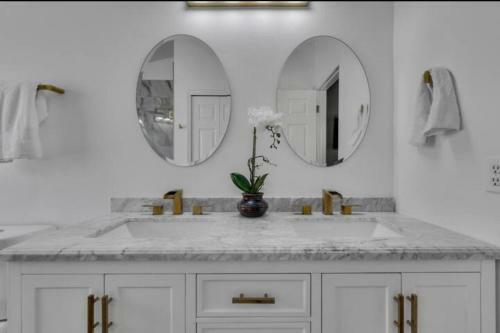 Modern Cozy Home 3 Bd/2 Ba For Family/friends