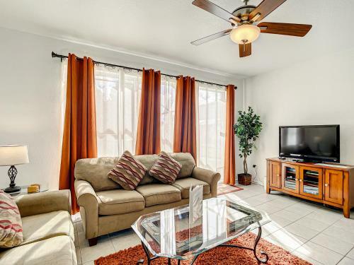 3 Bed Windsor Hills Townhome By Clubhouse Pool