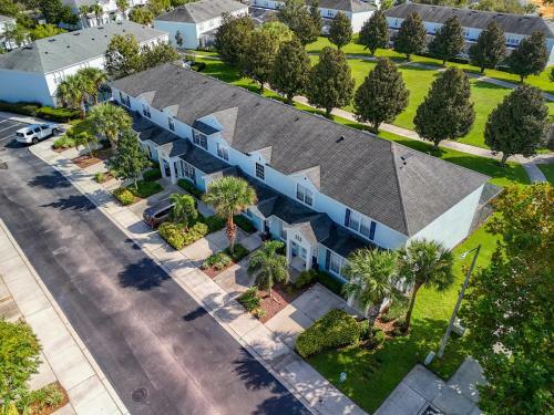 3 Bed Windsor Hills Townhome By Clubhouse Pool