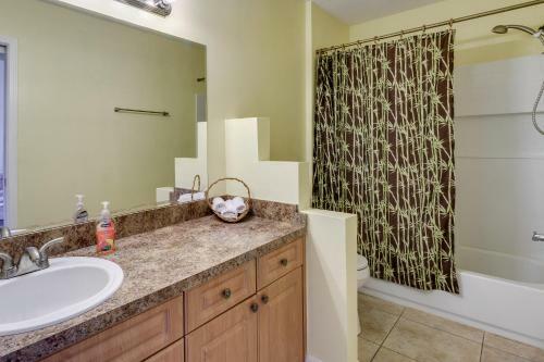 Orlando Home With Yard 8 Mi To Universal Studios!