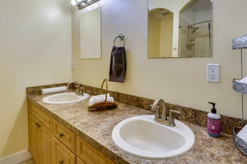 Orlando Home With Yard 8 Mi To Universal Studios!