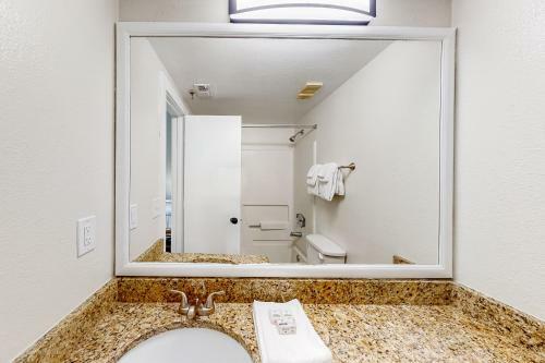 Hotel Enclave 2202