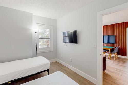 Hotel Enclave 2202
