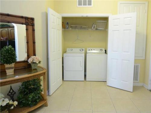 Apartment At Vista Cay Resort