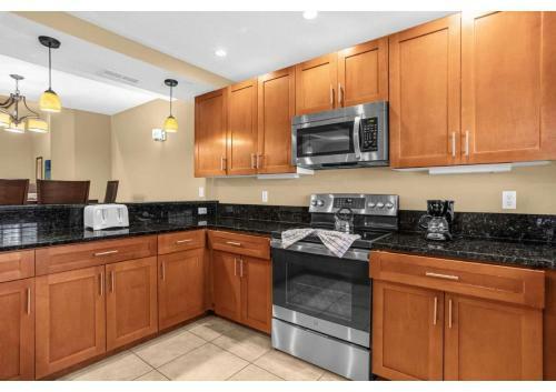 Luxury Townhome - 5 Minutes From Disney