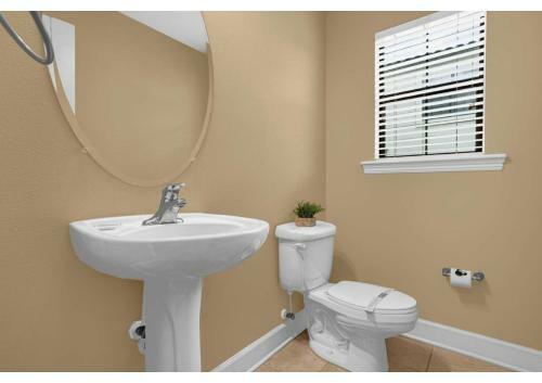 Luxury Townhome - 5 Minutes From Disney