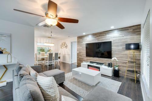 Orlando Escape With Pool, About 7 Mi To Disney World!
