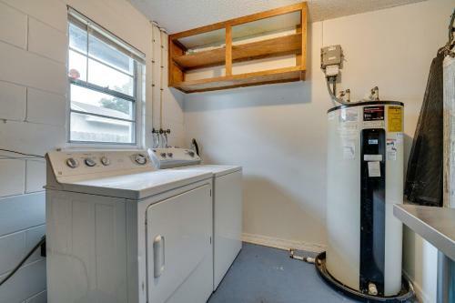 Orlando Escape With Pool, About 7 Mi To Disney World!