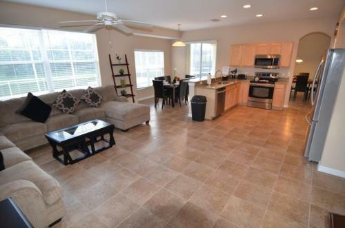 Villa Golfing Pool Homes