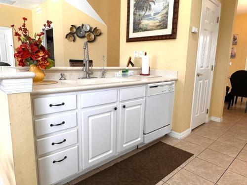 Amazing 5 Bd Home Only 8 Min From Disney 8027ae Villa
