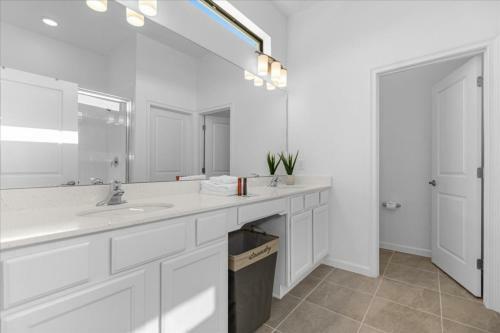 10 Bedroom- 9 Bathroom- Paradiso Grande 6080hs