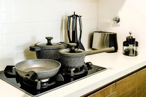 Apartamento Pacible Departamento Con 2 Cuartos, Balcones Y Parqueo Interior