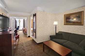 Tropical Inn Hotel & Conference Centre