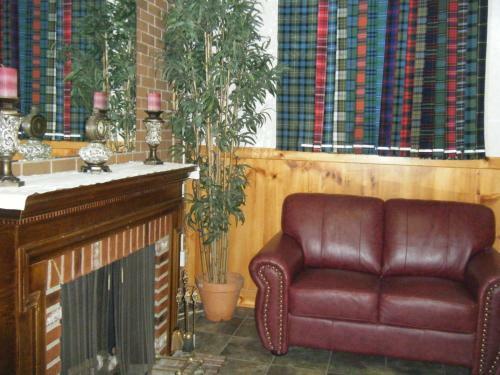 Hotel Claymore Inn And Suites