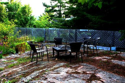 Laughing Waters Bed & Breakfast And Vacation Rental