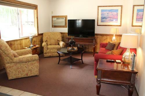 Motel Wapiti Lodge