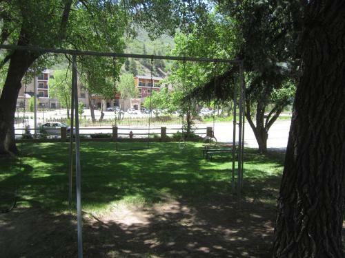 Motel Wapiti Lodge