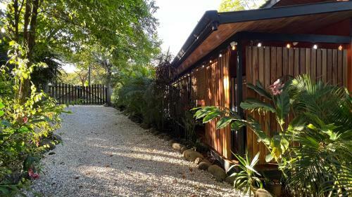 Villa Pochote House 1 / Casas Pochote 1