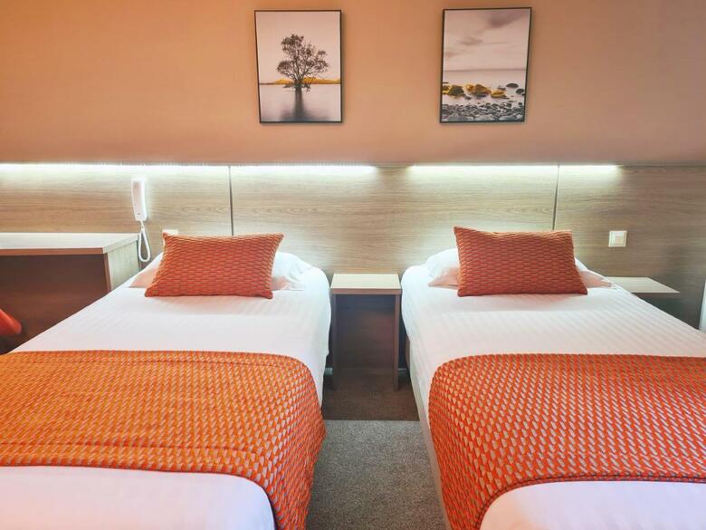 Brit Hotel Du Parc - Foug�res