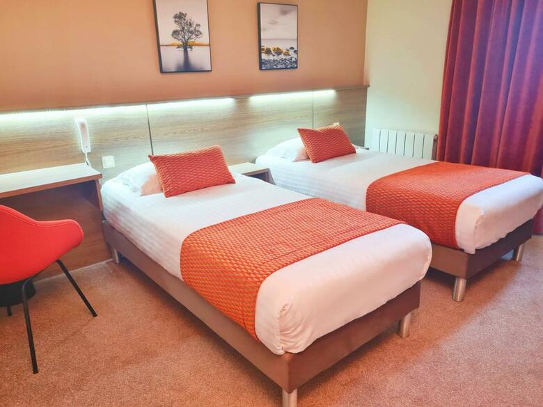 Brit Hotel Du Parc - Foug�res