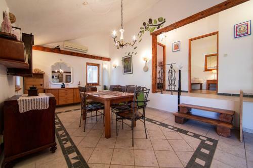 The Sea House Apartments