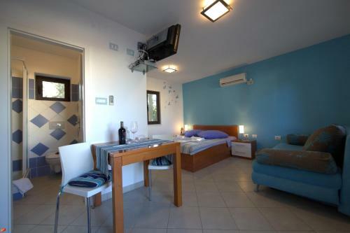 The Sea House Apartments