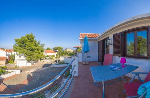 The Sea House Apartments