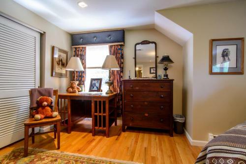 Seldom Scene Meadow Bed & Breakfast