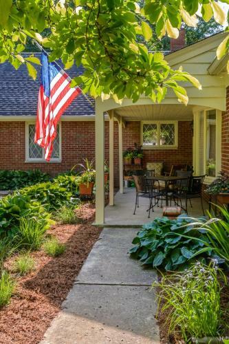 Seldom Scene Meadow Bed & Breakfast