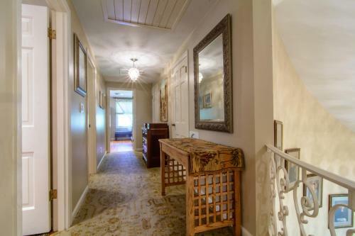 Seldom Scene Meadow Bed & Breakfast