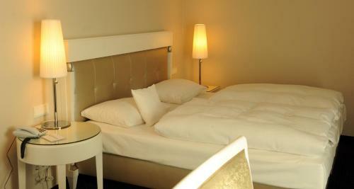 Hotel & Restaurant Sch�nau
