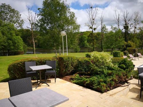 Hotel H�tel Val De Vienne