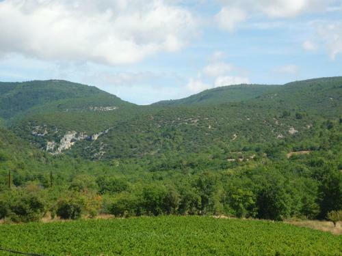 La Fontaine Des Noyers