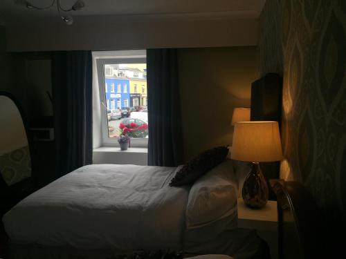 Bed & Breakfast Errismore House