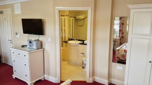 Hostal The Moorings Guesthouse & Seafood Restaurant