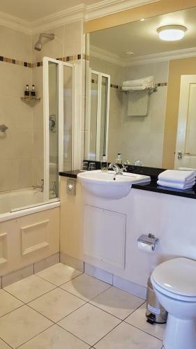 Hostal The Moorings Guesthouse & Seafood Restaurant