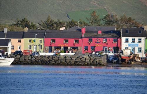Hostal The Moorings Guesthouse & Seafood Restaurant