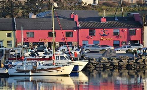Hostal The Moorings Guesthouse & Seafood Restaurant