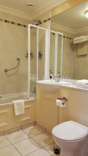 Hostal The Moorings Guesthouse & Seafood Restaurant