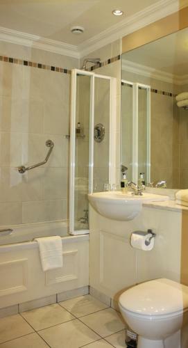 Hostal The Moorings Guesthouse & Seafood Restaurant