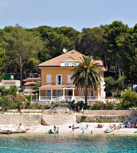 Hostal Villa Kredo