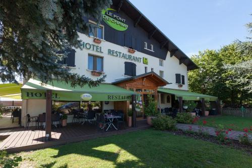 Hotel Logis Le Pont De Champ