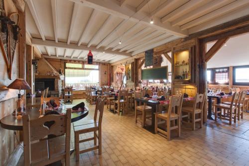 Hotel Logis Le Pont De Champ