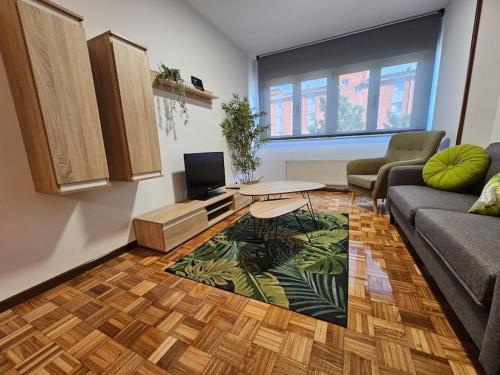 Apartamento 633a Colloto, 3 Dorm. Y Garaje