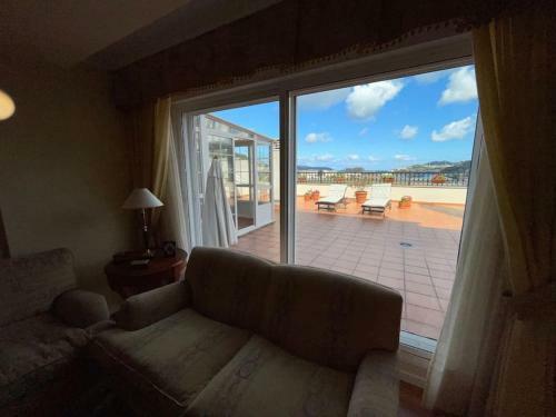 Apartamento Piso Vacacional Con Terraza Panor�mica A La R�a.