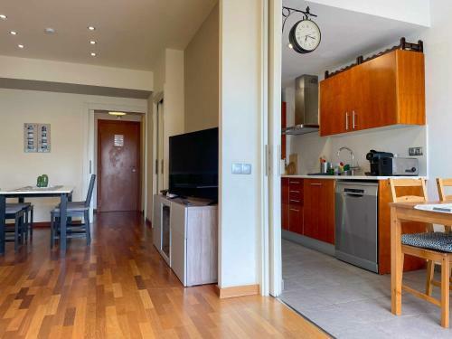 Apartamento Parking Terraza Soleada Netflix Equipado Hostem