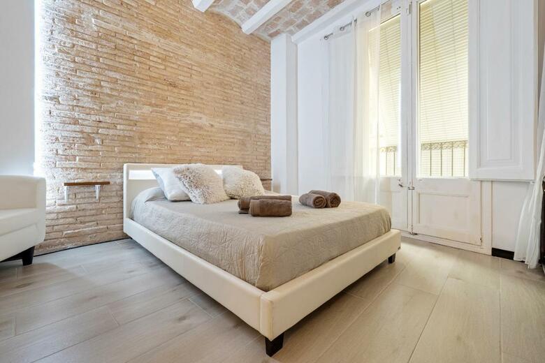 Hauzify I Novavila Centre Rooms