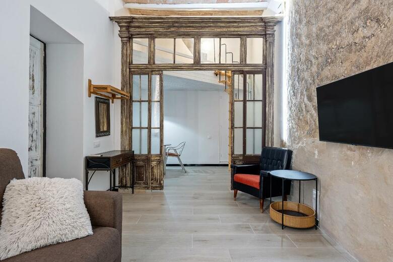 Hauzify I Novavila Centre Rooms